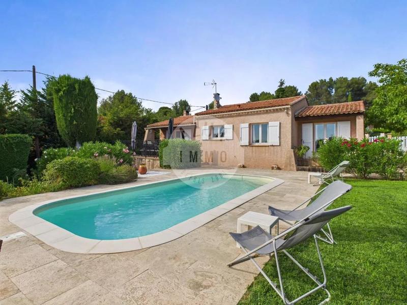 Maison - 96 m² - 5 pièces