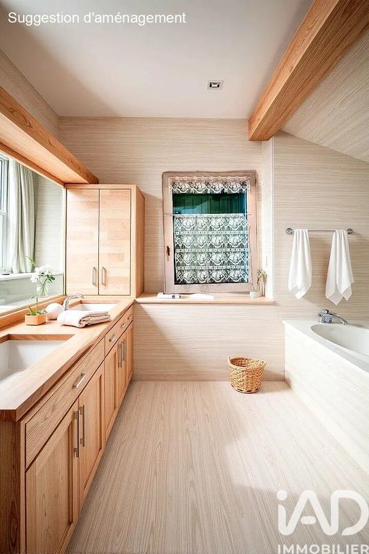 Maison - 290 m² - 9 pièces