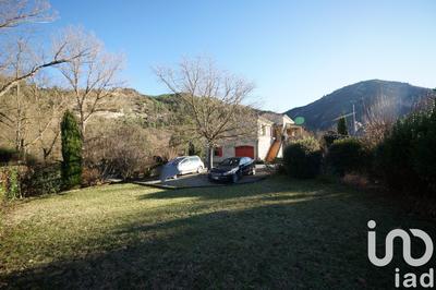 Maison - 235 m² - 10 pièces