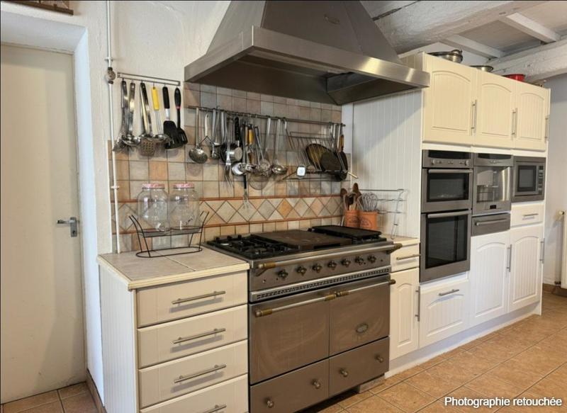 Demeure - 455 m² - 12 pièces