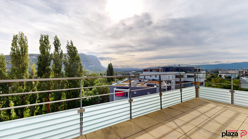 Appartement - 84 m² - 4 pièces