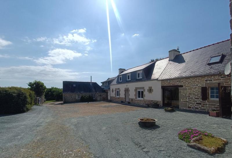 Maison - 360 m² - 17 pièces