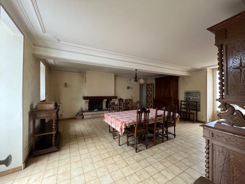 Maison ancienne - 228 m² - 8 pièces