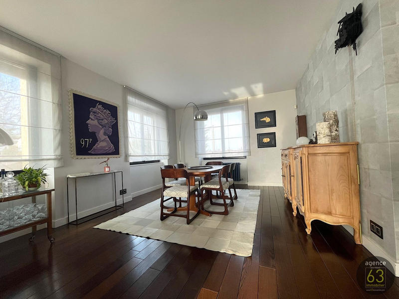 Maison - 269 m² - 9 pièces