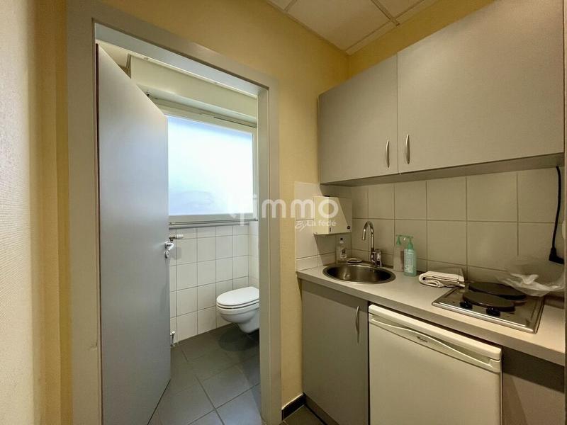 Bureau - 127 m² - 7 pièces