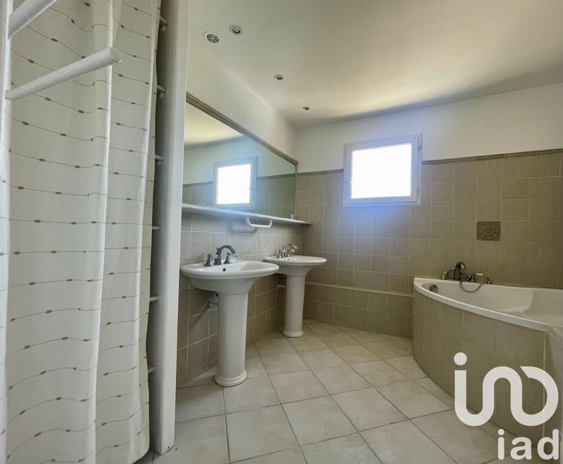 Maison - 180 m² - 8 pièces