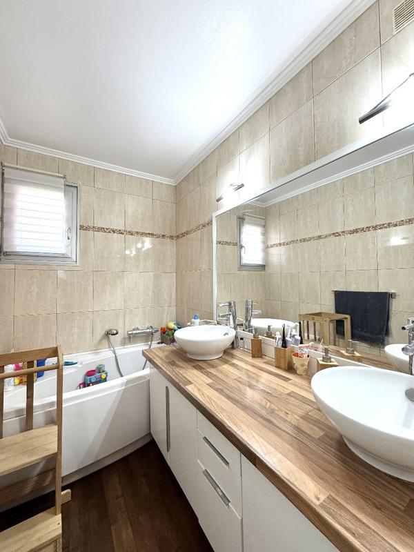 Appartement - 86 m² - 4 pièces