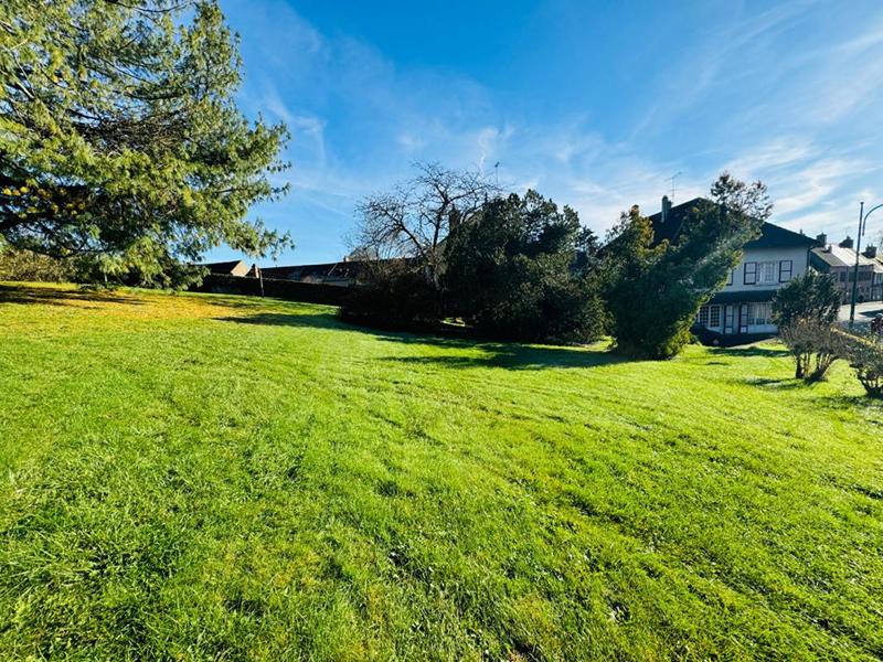 Maison - 264 m² - 9 pièces