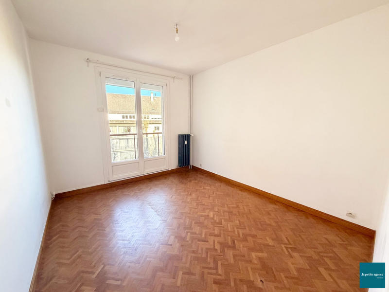 Appartement - 127 m² - 6 pièces