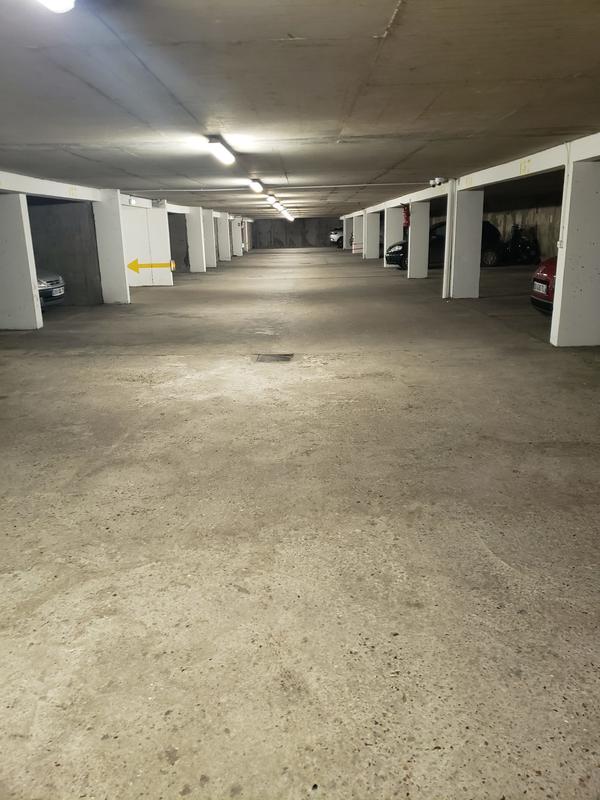 Parking / Garage - 11 m²