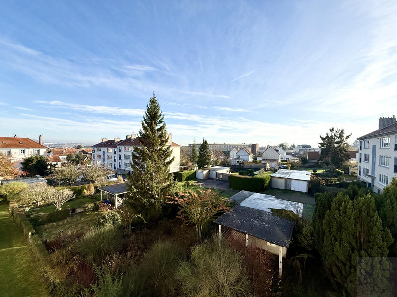 Appartement - 97 m² - 5 pièces