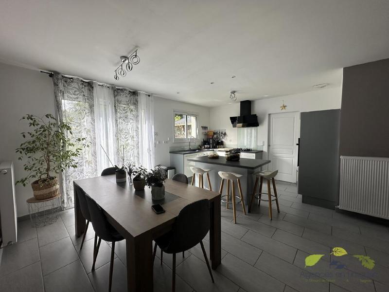 Maison - 99 m² - 4 pièces