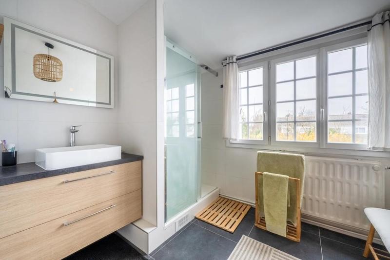 Maison - 102 m² - 5 pièces