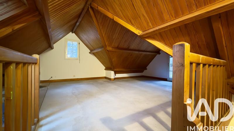 Maison - 235 m² - 7 pièces