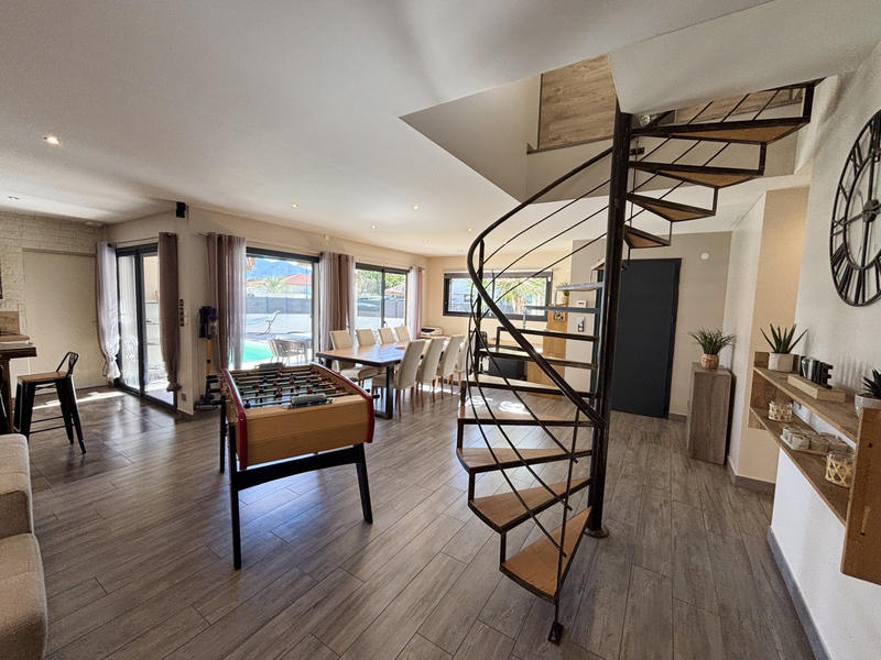 Maison - 147 m² - 6 pièces