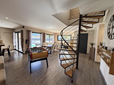 Maison - 147 m² - 6 pièces