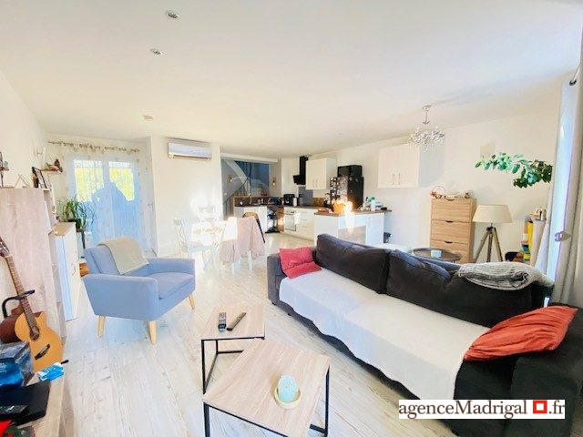 Appartement - 79 m² - 4 pièces