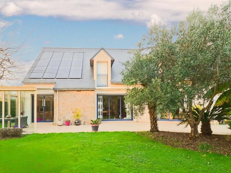 Maison - 220 m² - 7 pièces