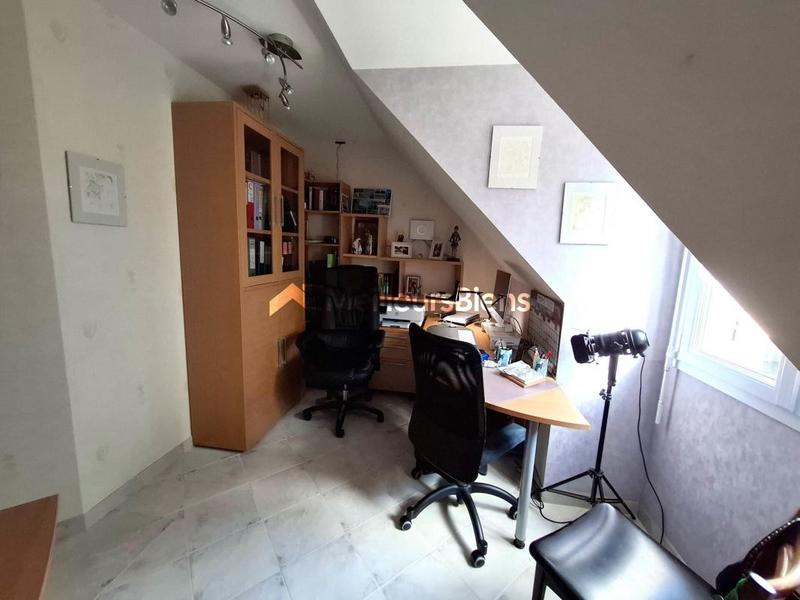 Maison traditionnelle - 186 m² - 8 pièces