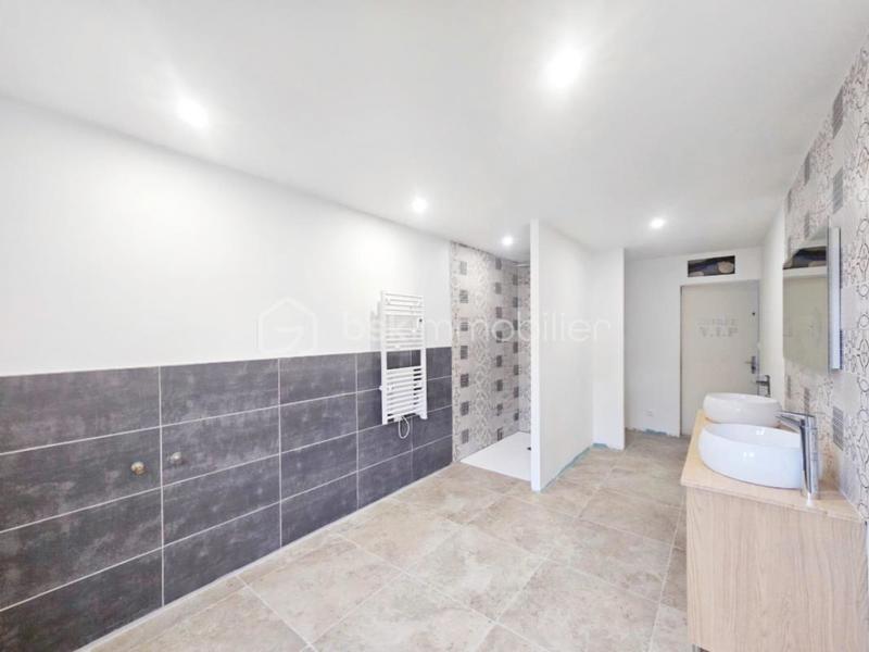 Maison traditionnelle - 192 m² - 10 pièces