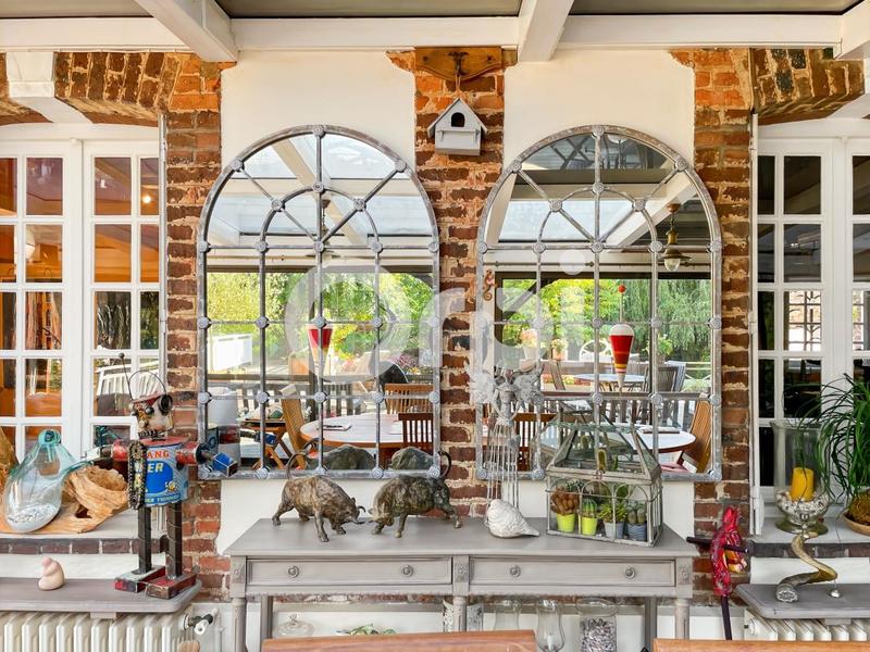 Moulin - 550 m² - 7 pièces