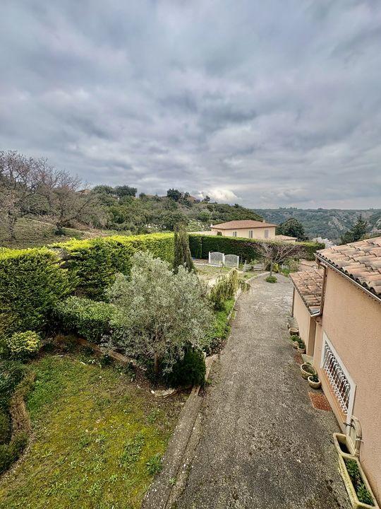 Villa - 185 m² - 6 pièces