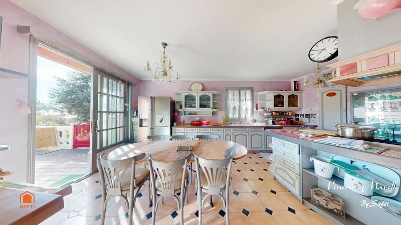 Maison - 232 m² - 6 pièces