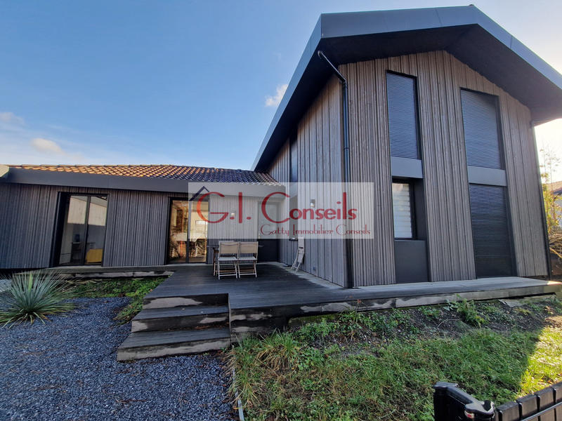 Maison - 165 m² - 7 pièces