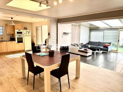 Maison de ville - 153 m² - 9 pièces