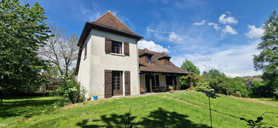 Maison - 195 m² - 7 pièces