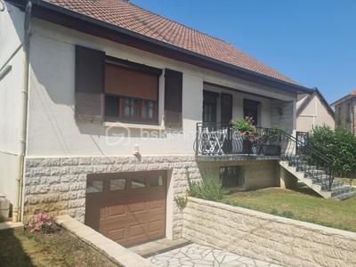 Maison traditionnelle - 110 m² - 5 pièces