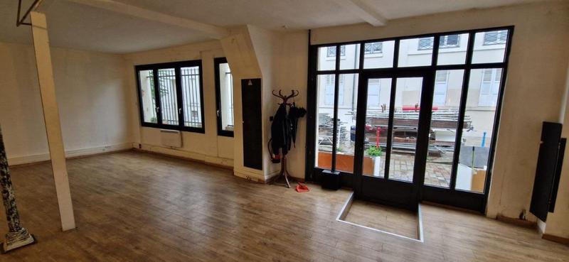 Bureau - 83 m² - 1 pièce