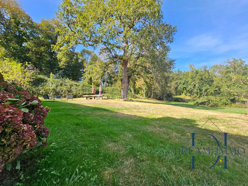 Maison - 340 m² - 14 pièces