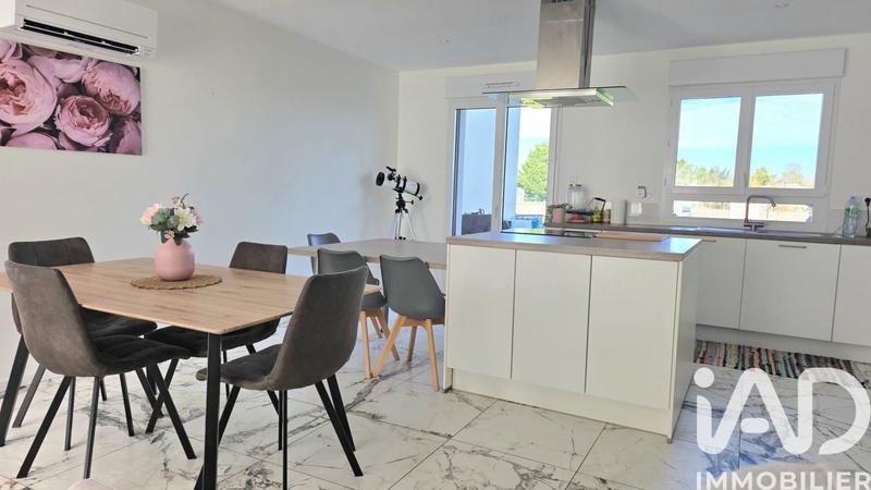 Maison - 96 m² - 4 pièces