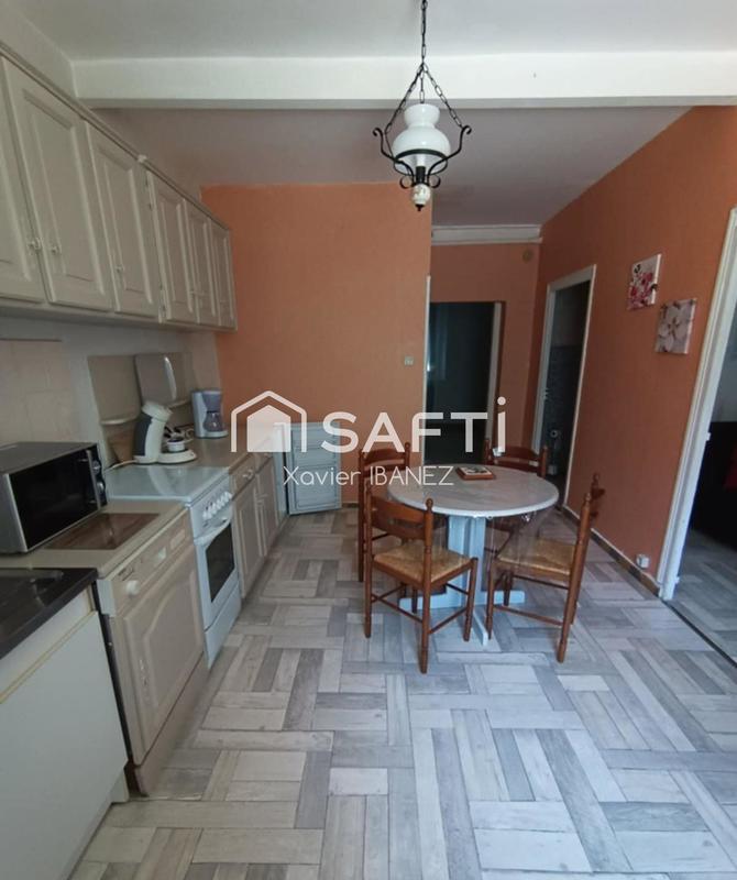 Maison - 234 m² - 9 pièces