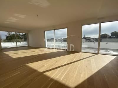 Appartement - 122 m² - 5 pièces