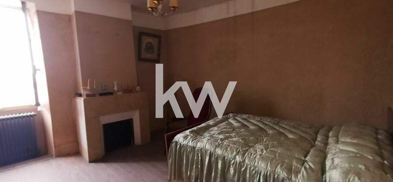 Maison - 216 m² - 8 pièces