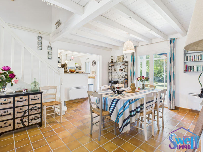 Maison traditionnelle - 140 m² - 6 pièces