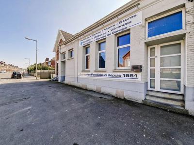 Local d'activités - 180 m² - 5 pièces