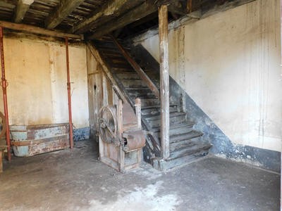 Maison - 335 m² - 4 pièces