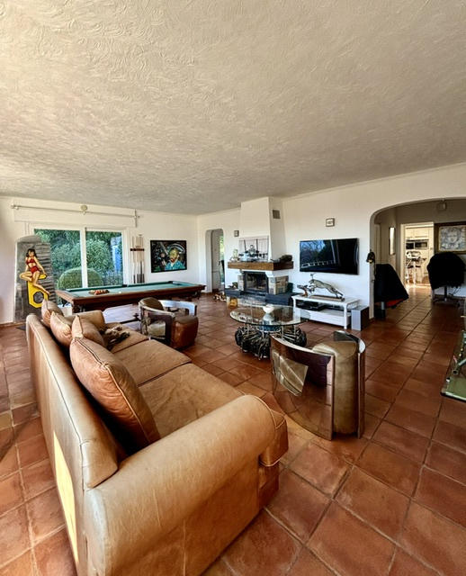 Villa - 305 m² - 10 pièces