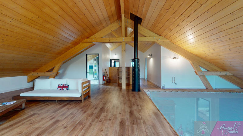 Maison - 382 m² - 14 pièces