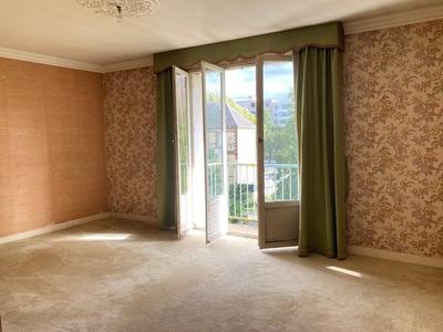 Appartement - 95 m² - 5 pièces