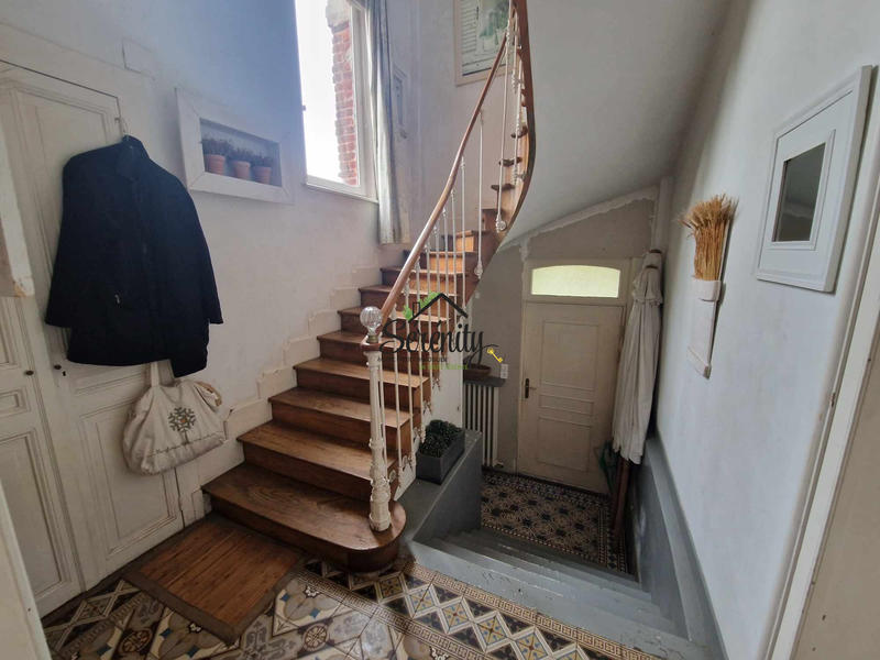 Maison - 180 m² - 8 pièces