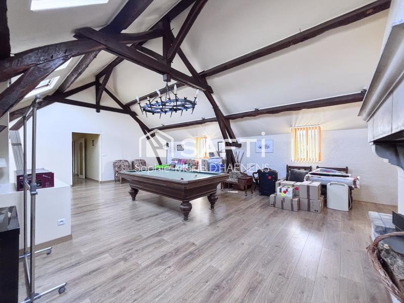 Propriété - 585 m² - 26 pièces