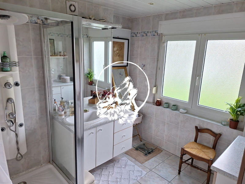 Appartement - 99 m² - 6 pièces