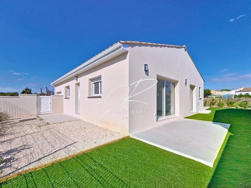 Maison - 96 m² - 4 pièces