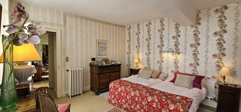 Propriété - 224 m² - 10 pièces