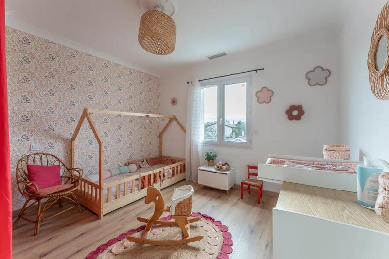 Maison - 232 m² - 8 pièces