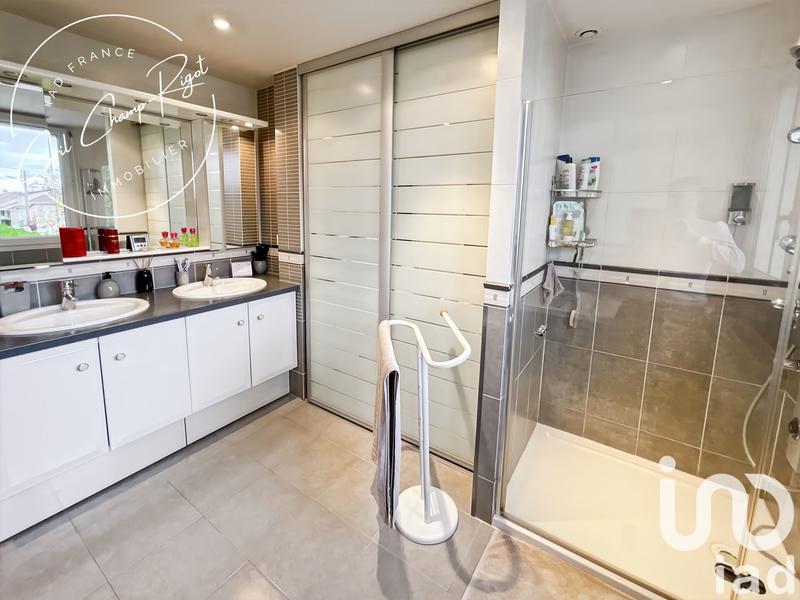 Maison - 151 m² - 8 pièces